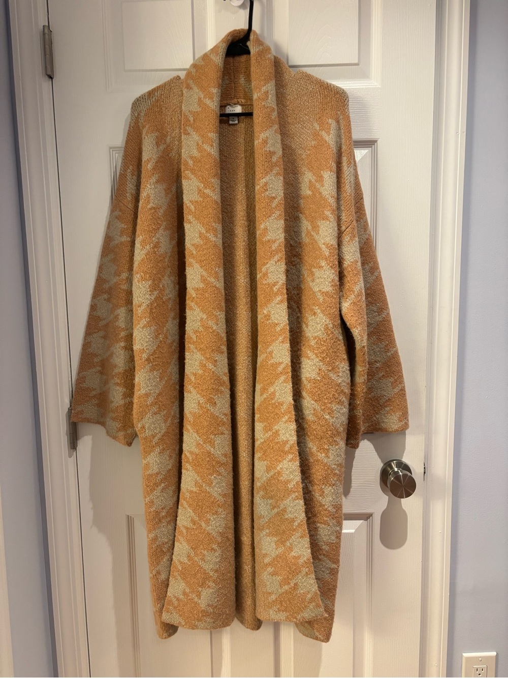a new day Tan and Cream Houndstooth Open-Front Cardigan